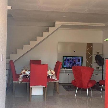 Apartamento Duplex Mobiliado Em São Pedro da Aldeia Eksteriør billede